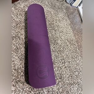 Lululemon yoga mat